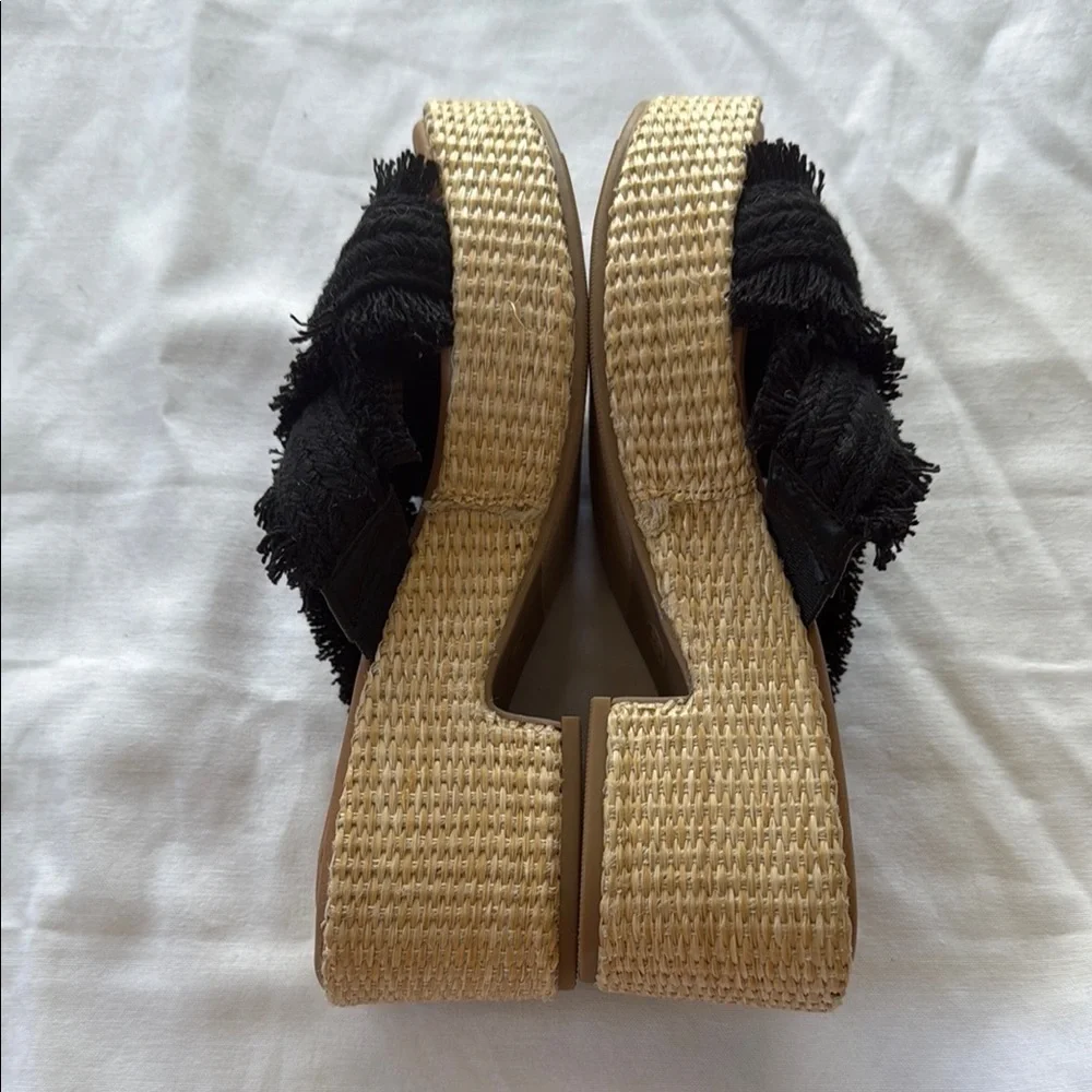 Universal Threads Women's Black Fringe Sandals